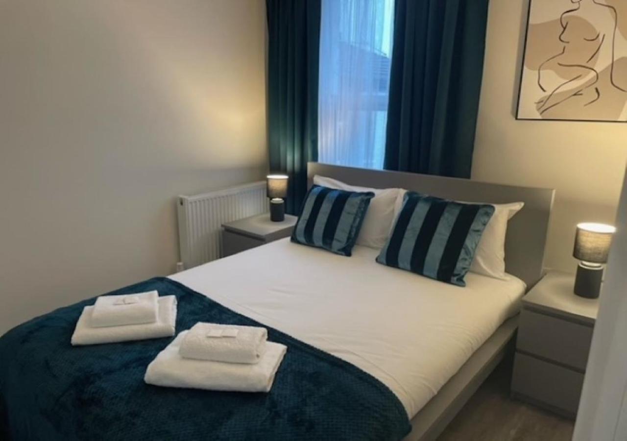 לונדון 2 Bedroom Serviced Apartment # מראה חיצוני תמונה