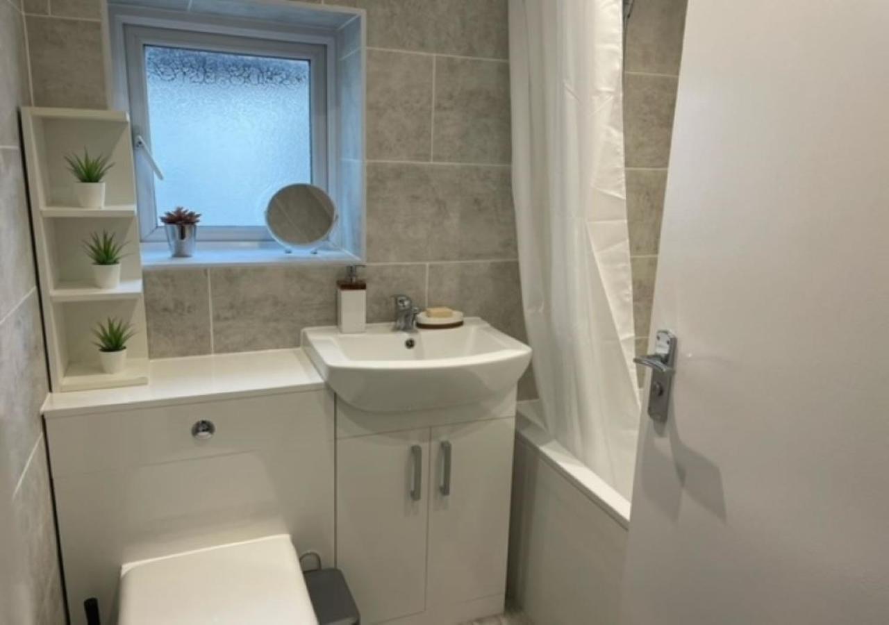 לונדון 2 Bedroom Serviced Apartment # מראה חיצוני תמונה